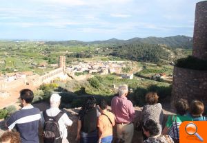 Centenares de personas descubren el castillo de Onda y disfrutan de las actividades programadas para toda la familia - (foto 2) Centenares de personas descubren el castillo de Onda y disfrutan de las actividades programadas para toda la familia - (foto 2)